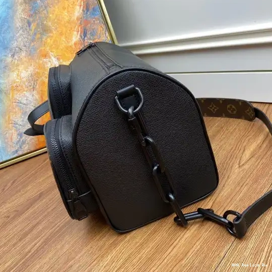 AAA Pruses Bags VUITTON MESSEANGER BAG LOUIS 0604